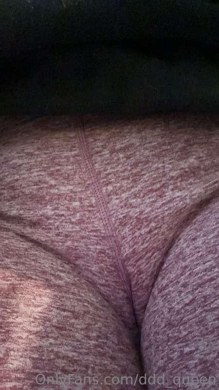 Who doesn’t love a little camel toe 😈