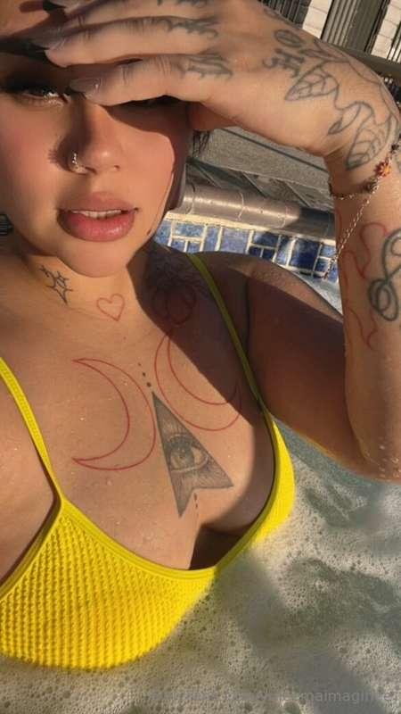Perfect weather ☀️ for a pool day 💛