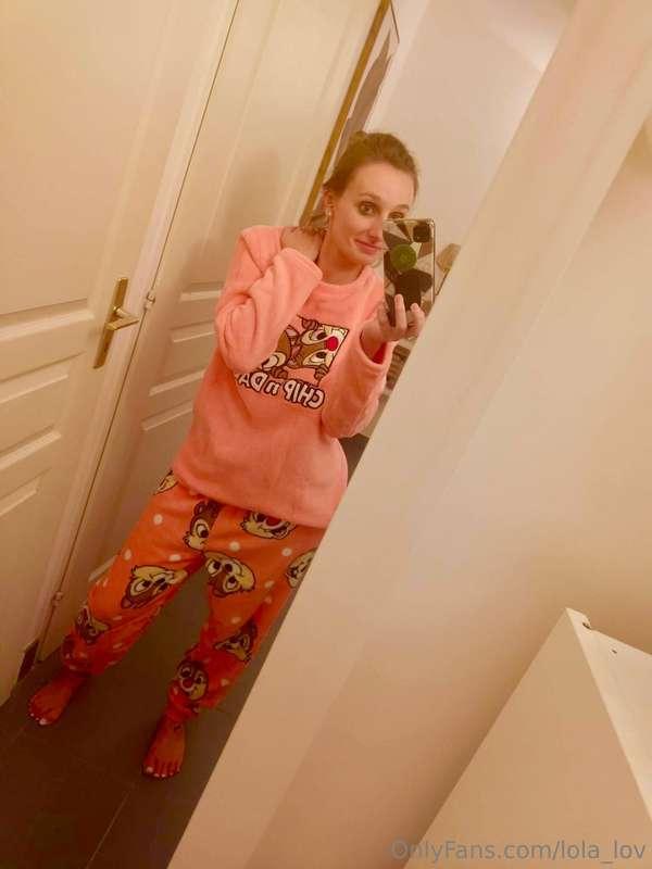 Une petite photo pyjama ça faisait longtemps 🤣