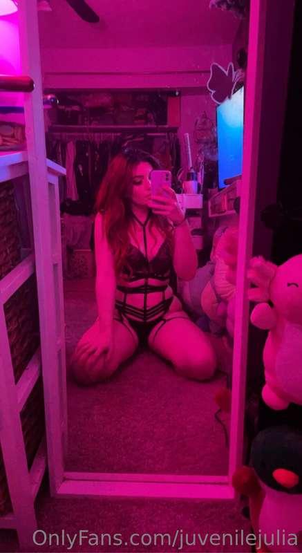 juvenilejulia image #1