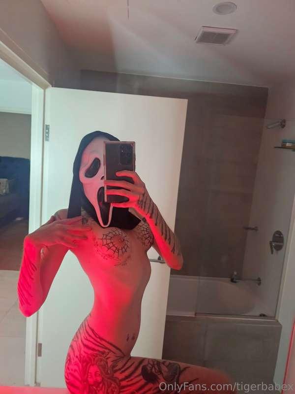 Can i be in your nightmares?😈😈