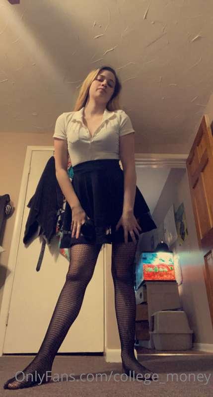 Dm to see what’s underneath 😘