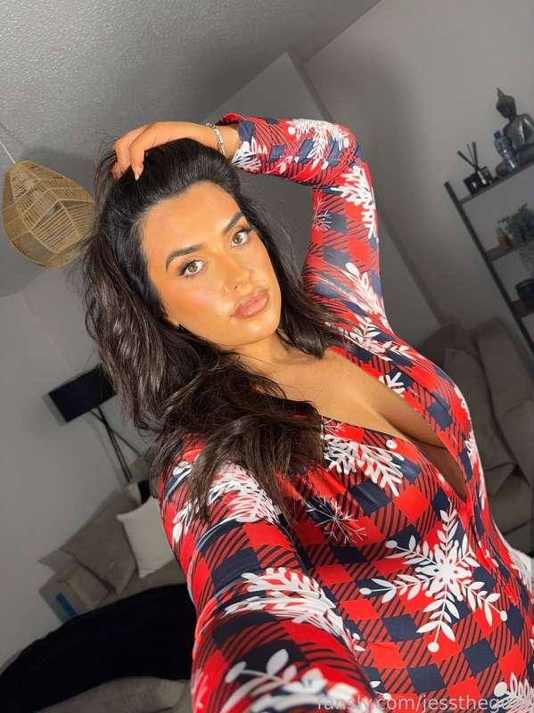 Who knew Christmas could be this naughty and still nice? 🎄😉