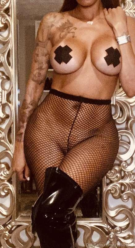 do you want me to take this off for you? send me a DM😈😏