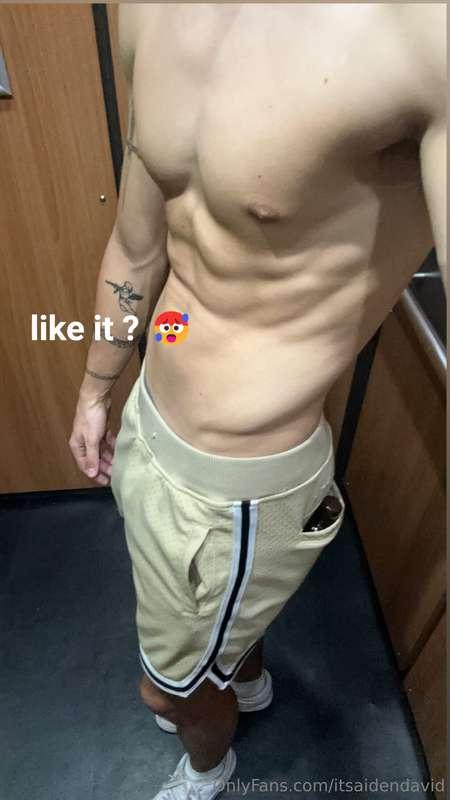 im way too horny right now.. wanna chat?💦