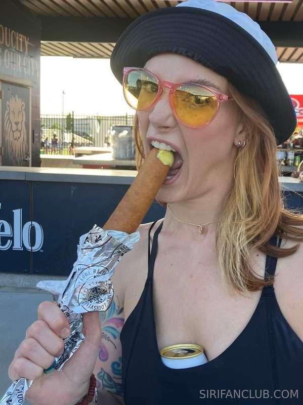 Where are all you *Big Dick Daddies* at today? 🌭🤪  DM ME NOW..