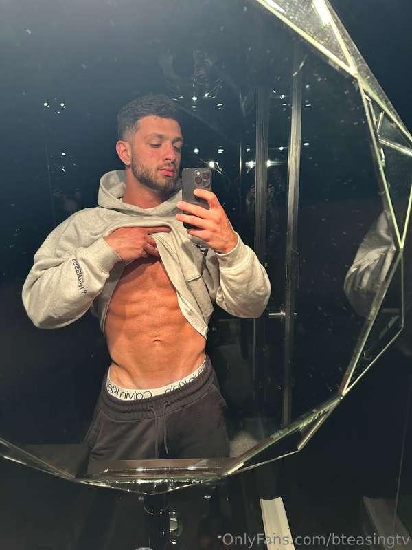 😜