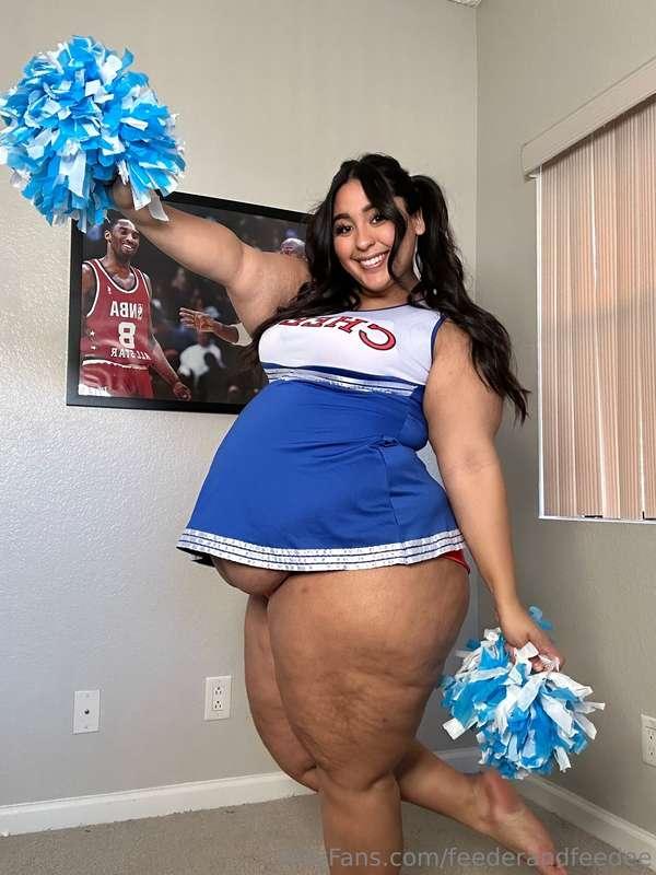 Just wait til this pregnant cheerleading is begging to give ..