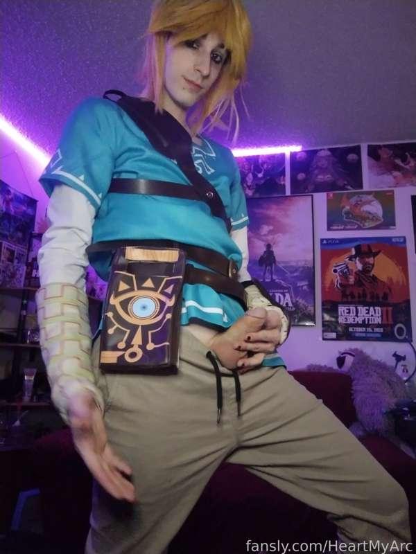 It's dangerous to go alone. Take this.

#LegendofZeldaTOTK #LoZToTK #Cosplay #Link #Ass #Dick #Cock #NonBinary #FYP