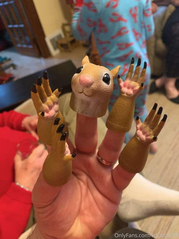 Squirrel fingers!!!!