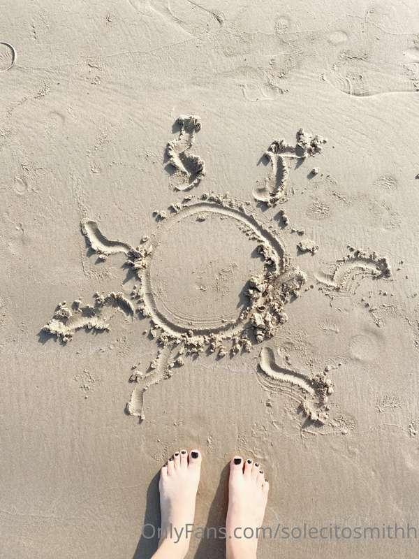Today I went to the beach and I couldn't pass the opportunit..