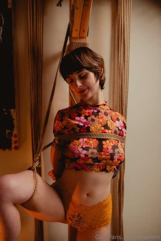 & some pics from the tie 🧡🌸🖤🌼🩷Rope: @knotsnacks 