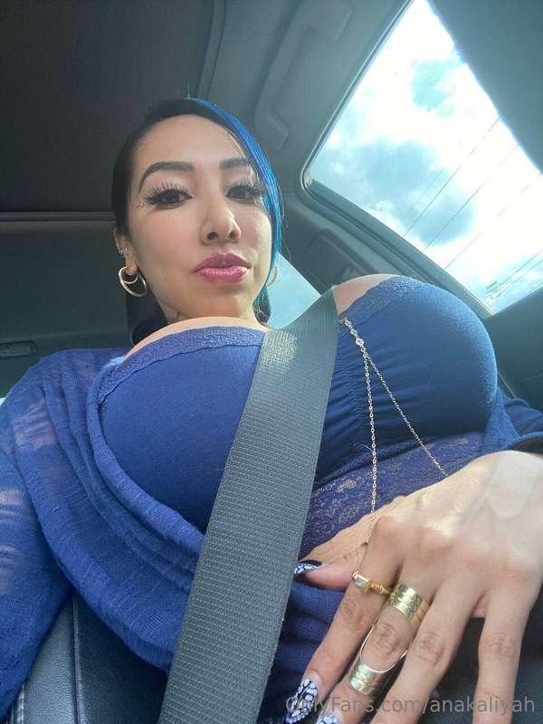 There s something about the color blue that really makes my ..