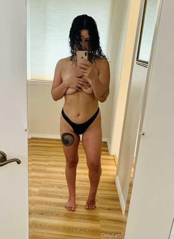 Friendly and ~super sexy~ reminder that I took an ankle brac..