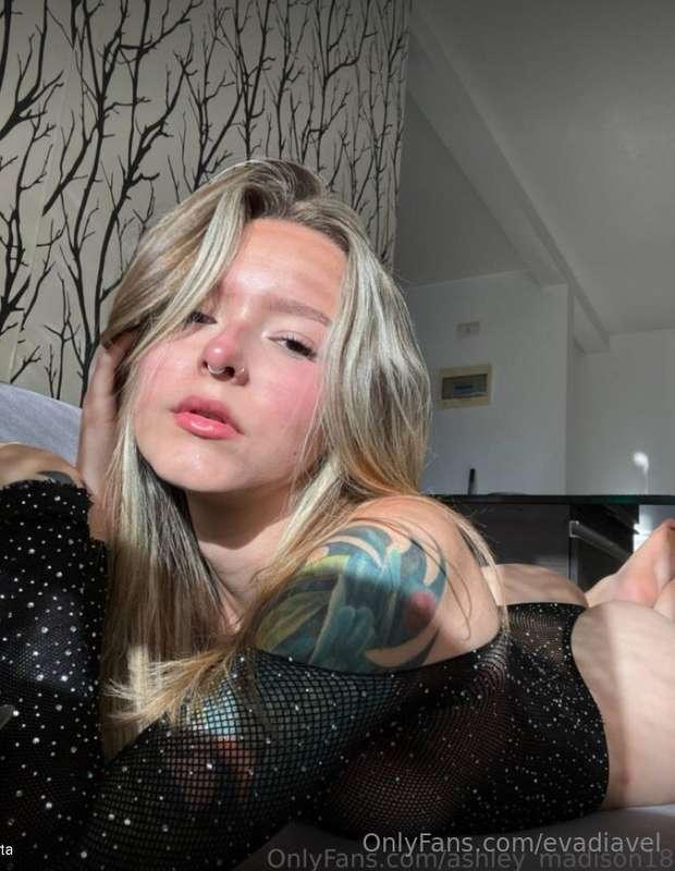 💦💦 @ashley_madison18 💦💦🔥I love giving myself pleasure, but I..