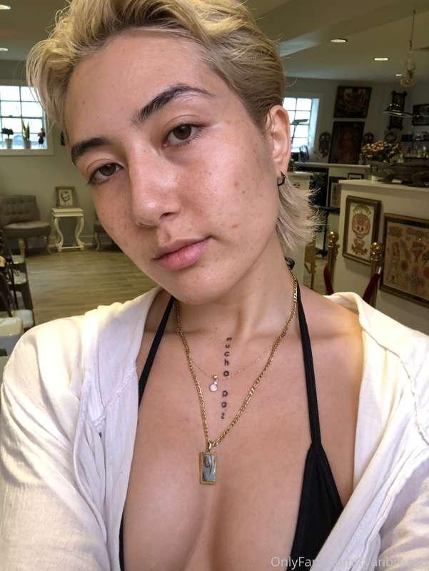 tattoo time!

tags: selfie, update