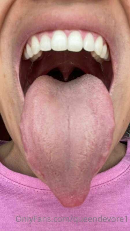 Do you like white morning tongues?👅💦