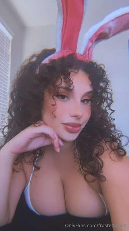 Golden hour’s got me glowing, but I’m saving the real shine ..