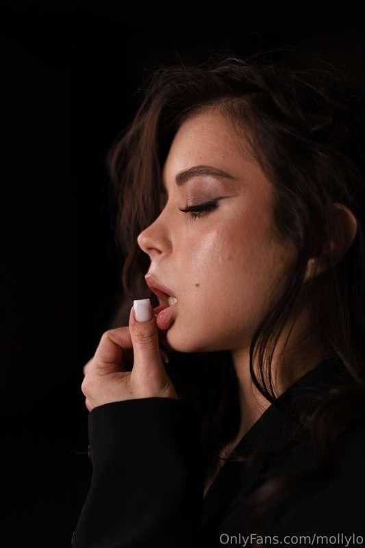 mollylo image #1