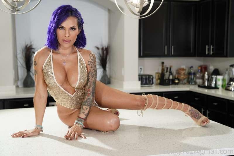 You can always lick me on my kitchen counter. 👅
