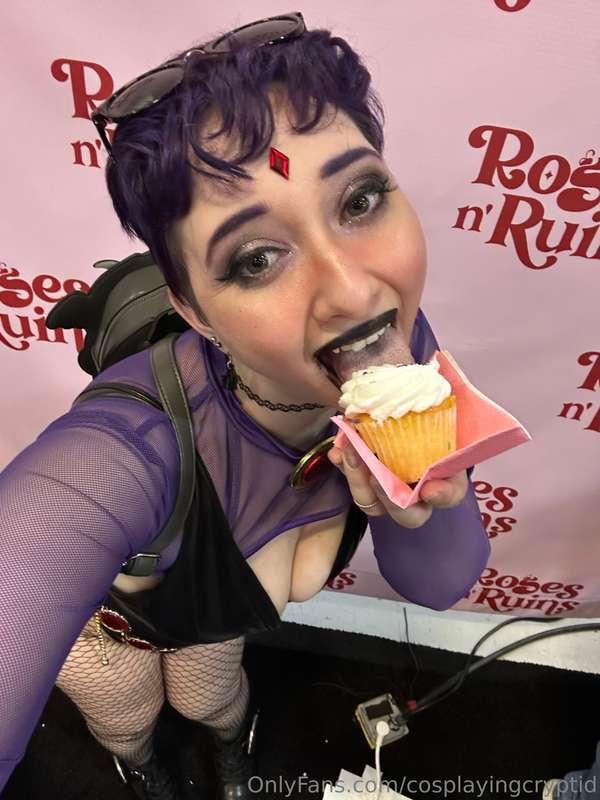 let me lick you like this cupcake