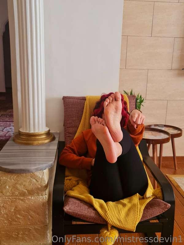Obey my sexy feet