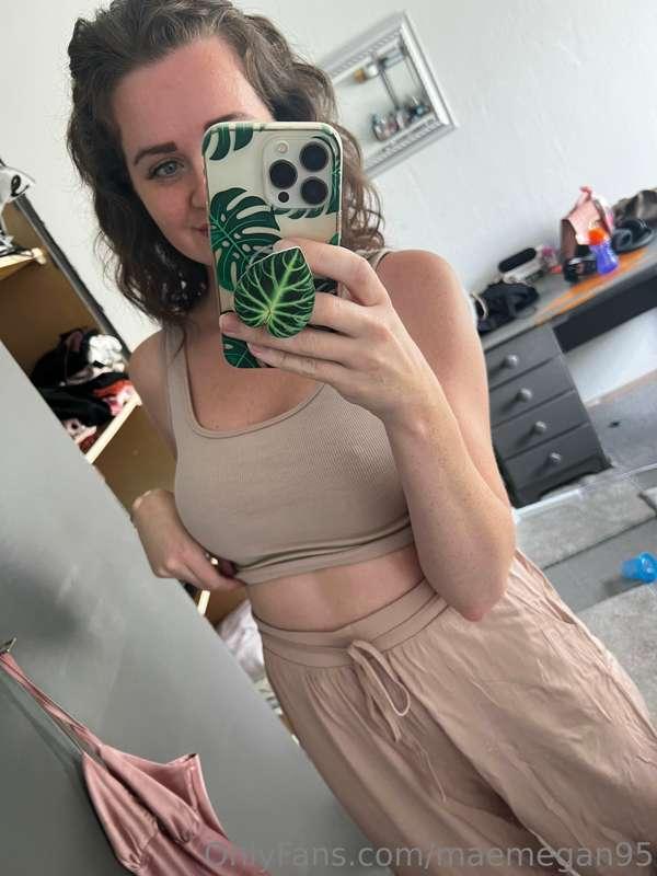 Love going out with my nips showing 😋