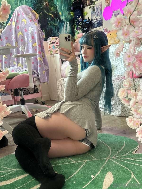 Swipe to pull down my shorts for access (;