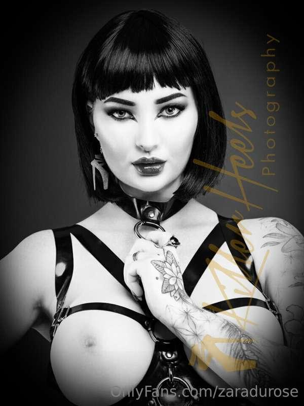 Something different for monochrome Monday 😝😝 shot by killer ..