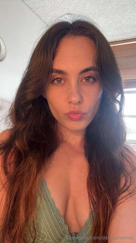 Would you nail me on our first date?