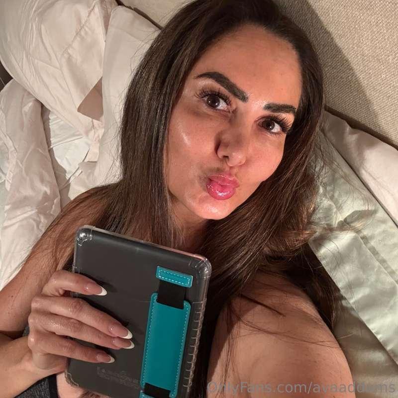 Just finished my book! Send me something naughty in my DMs 😜