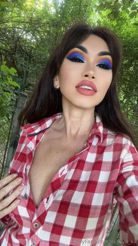 💋 I'm online right now and I'm really curious, who among you..