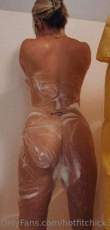 Wanna come shower with me? 💦💦😈😈