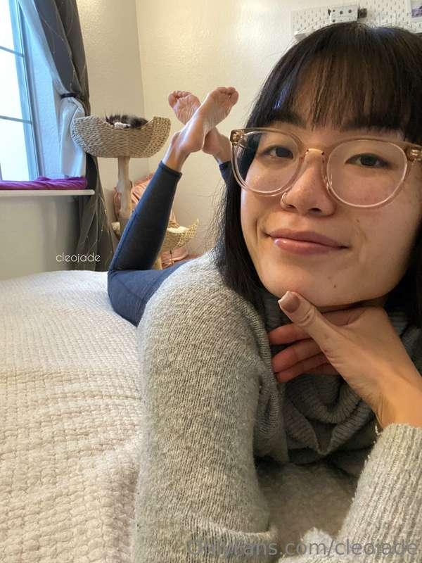 thePose + a sleeping kitty 💕