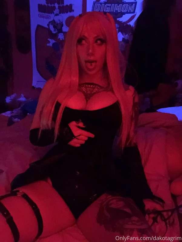 hiiiiiii 💋
tip what u can to find out how bendy i can be >:)..