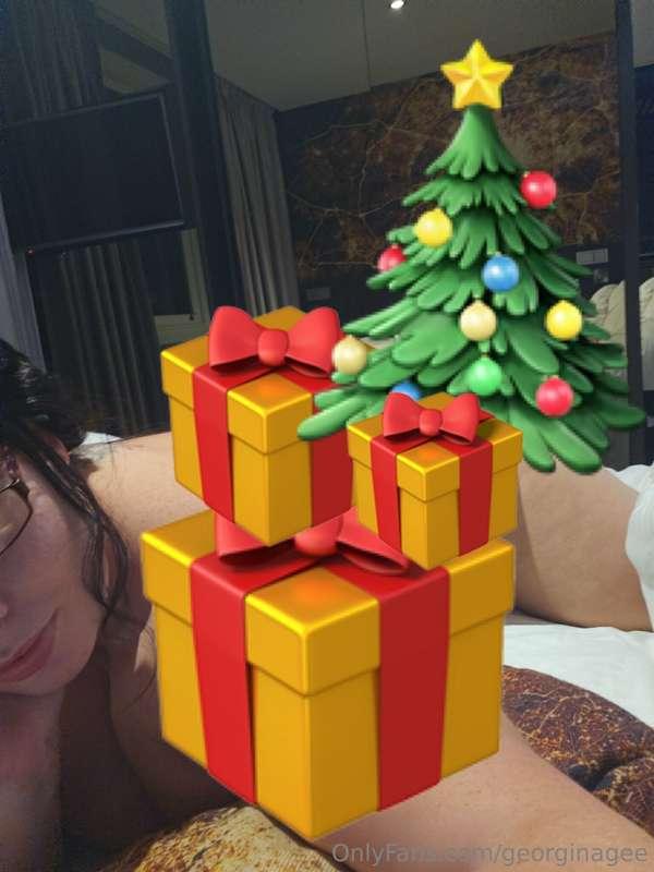 A holiday 🎁treat🎁 bc I appreciate you supporting me on here ..