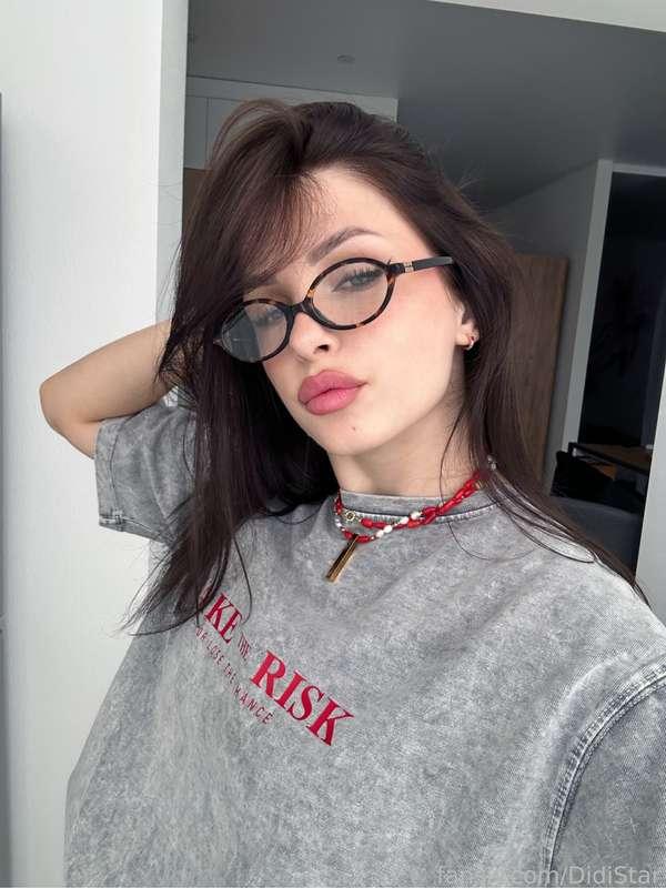 Morning 🌄 

#skirt #tongue #glasses #teacher #schoolgirl #cheatingkink #gfe