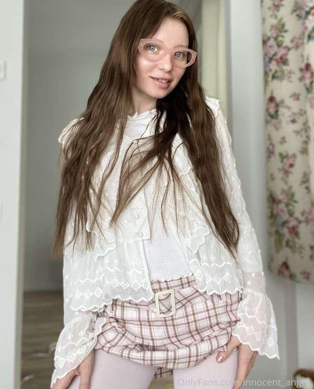 swipe to undress Della 🤓