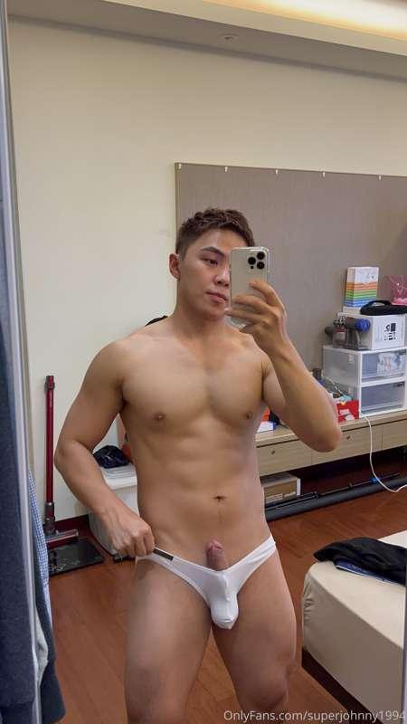 你們喜歡白色還是黃色？What colour do you like?

白と黄色のどちらが好きですか？

흰색을 좋아..