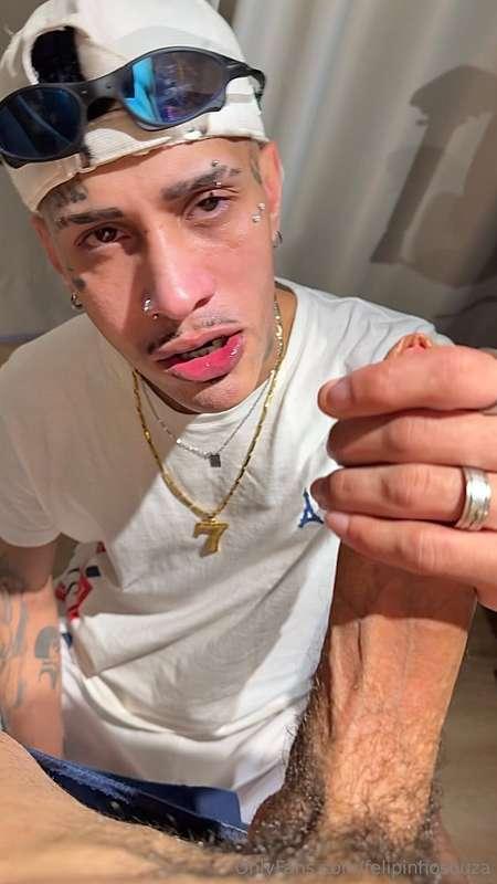 Vez @menoortralha levar pika nesse cuzinho guloso🤤🥵🍆💦🍑