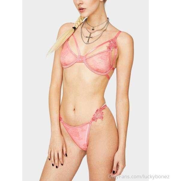 Just bought a lot of new things to wear for you guys <3 I am..