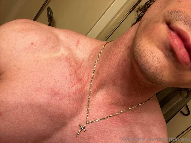 Scratch marks 🤤🤤🤤