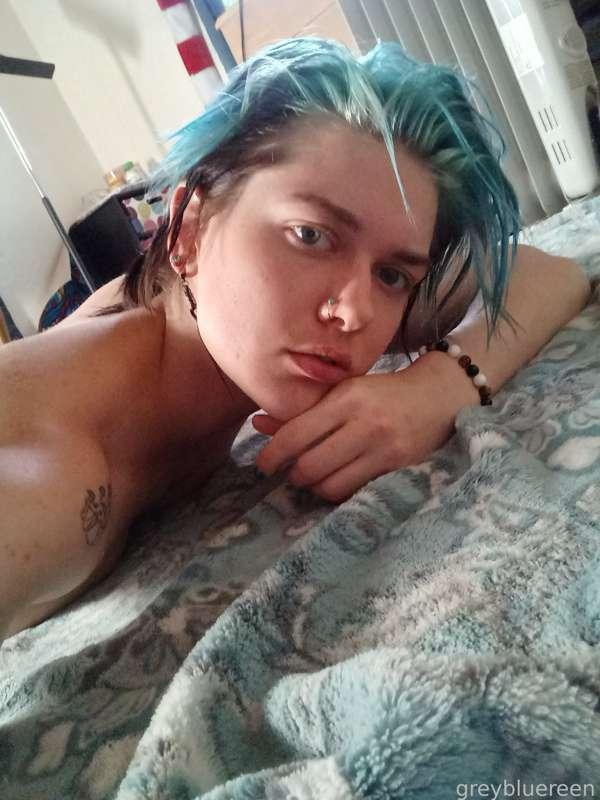 greybluegreen image #11