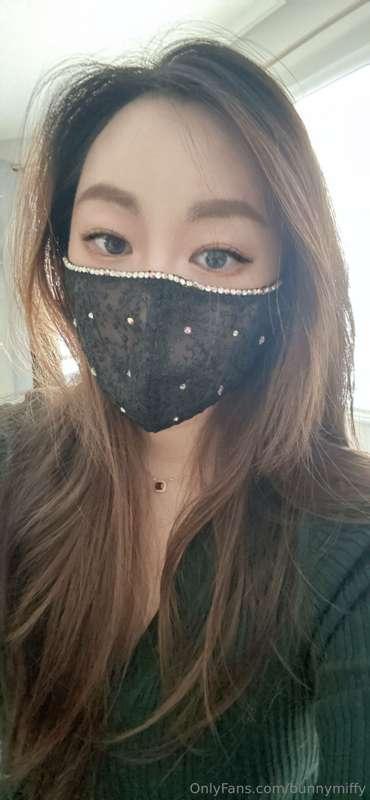 Feeling sexy today, need to have a good time on the bed :) 感..