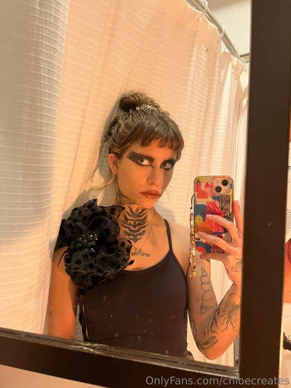 black swan look from last night🦢🩰