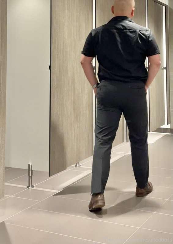 thesuitedboss image #3