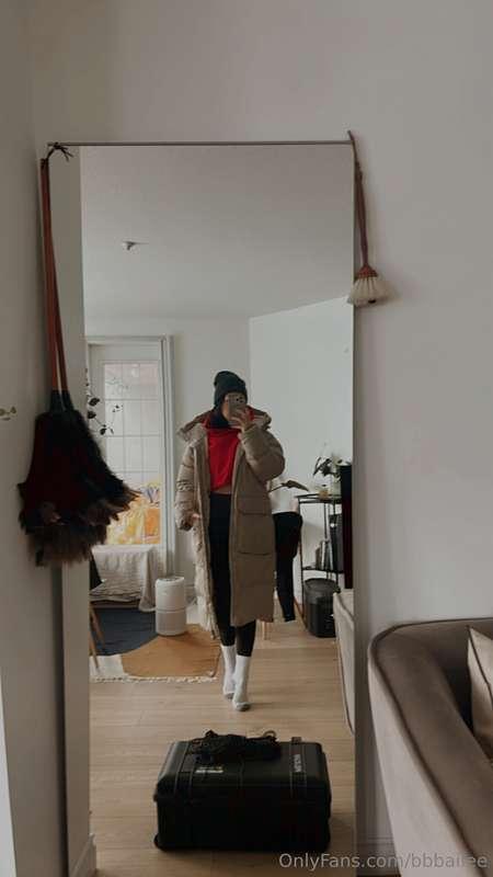Hi I am alive 🥰. Being a marshmallow this winter. Working. H..
