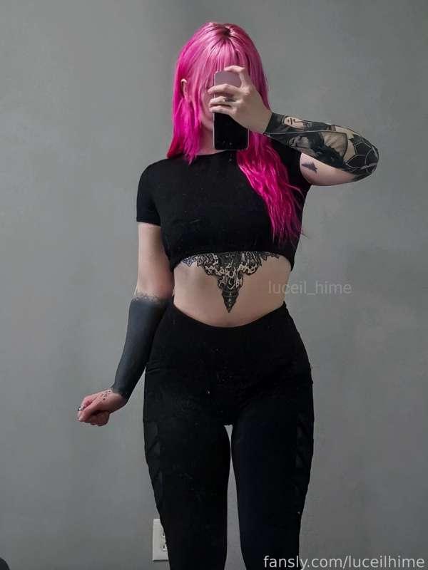 Late workout 💕🖤 

#fyp #underboob #alt #fit #tattoos #nipslip #cute 