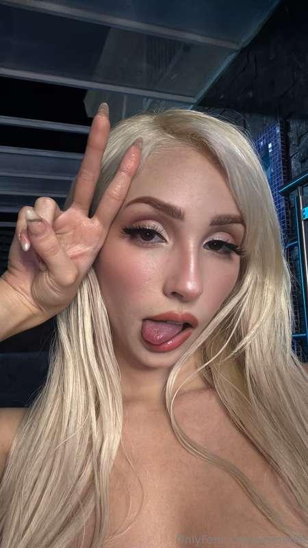 Are you down for a little chat? 😈