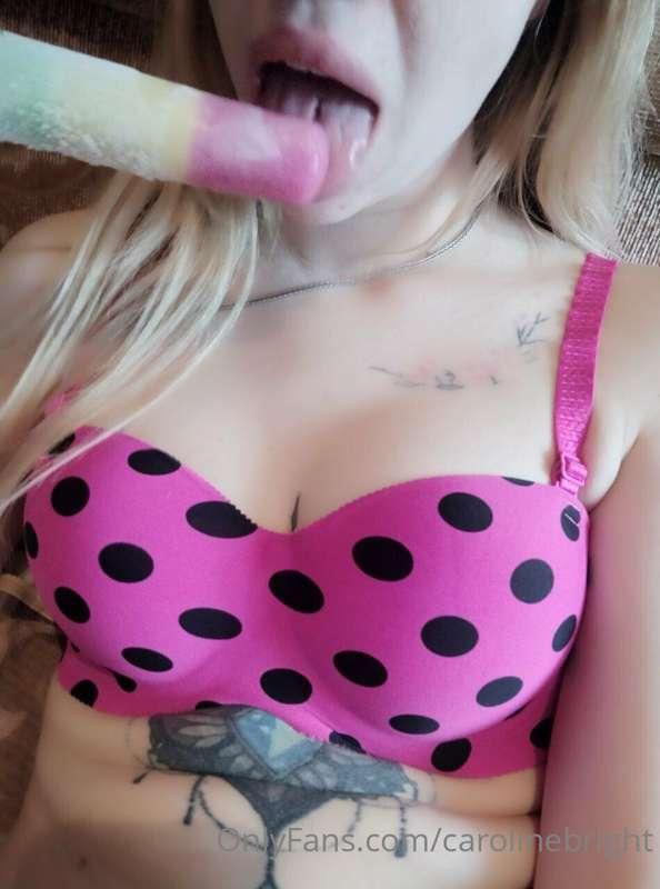 My tongue wants to taste your cock😜😋